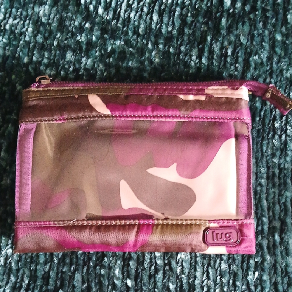 Lug Pouch